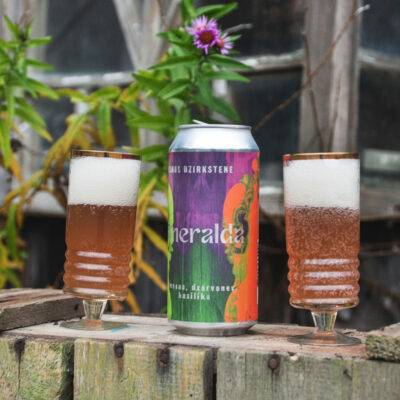 Esmeralda_medus_dzirkstene