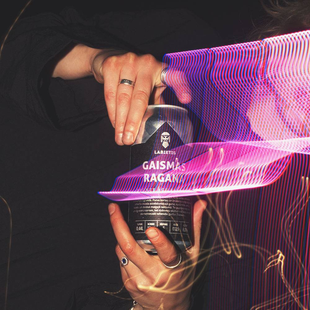 Gaismas_ragana_bronze_age_braggot_medalus